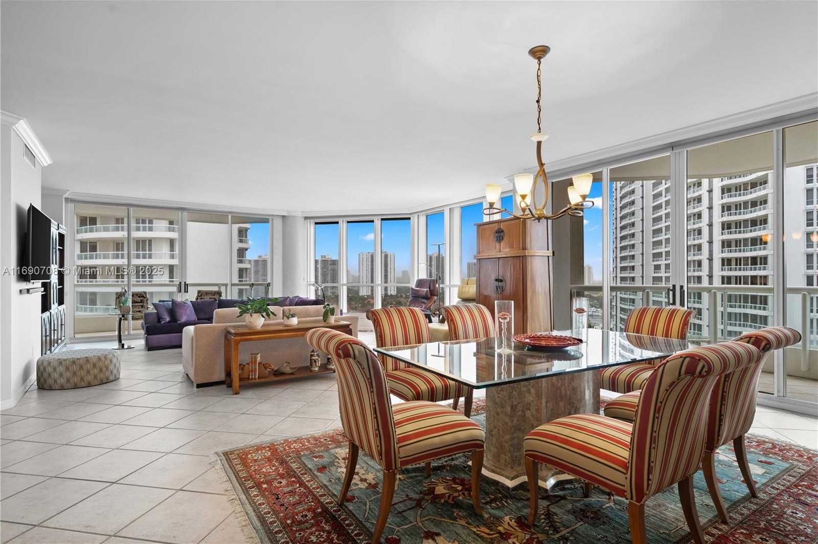 Small Image of 21150 POINT PL #1202, Aventura Number 2