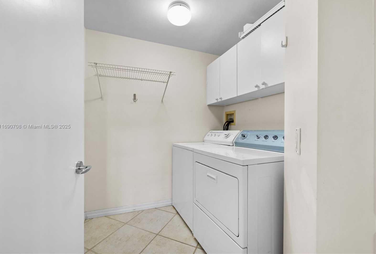Small Image of 21150 POINT PL #1202, Aventura Number 24