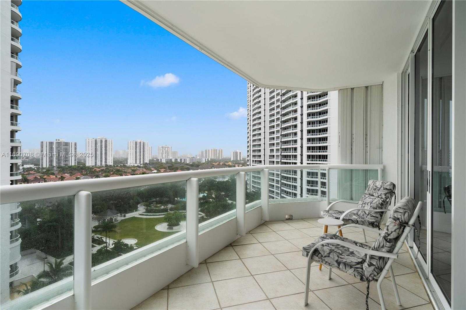 Small Image of 21150 POINT PL #1202, Aventura Number 28