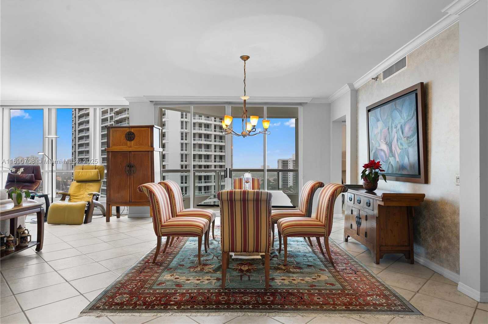 Small Image of 21150 POINT PL #1202, Aventura Number 4