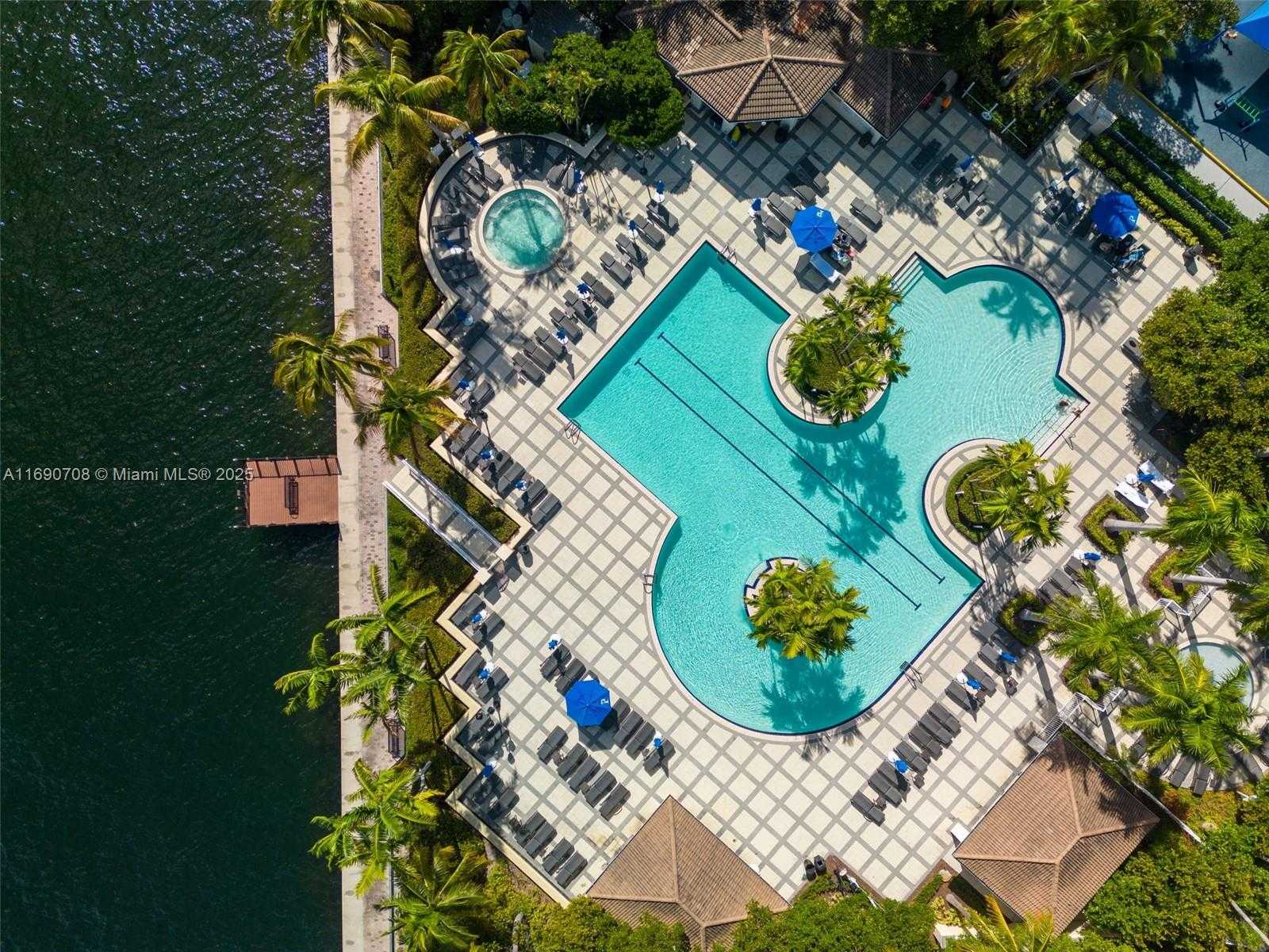 Small Image of 21150 POINT PL #1202, Aventura Number 40