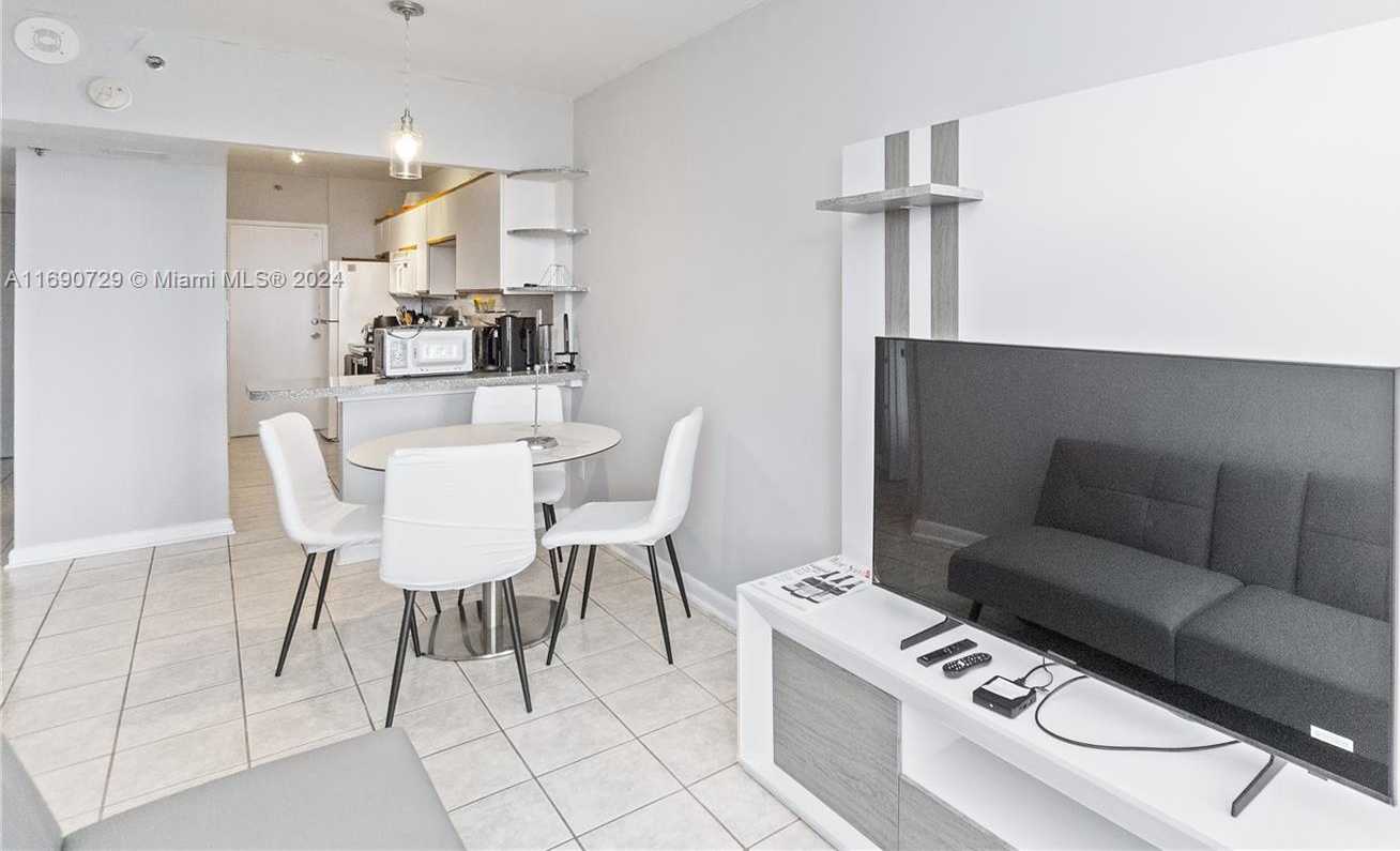 Small Image of 100 LINCOLN RD #1019, Miami Beach Number 3