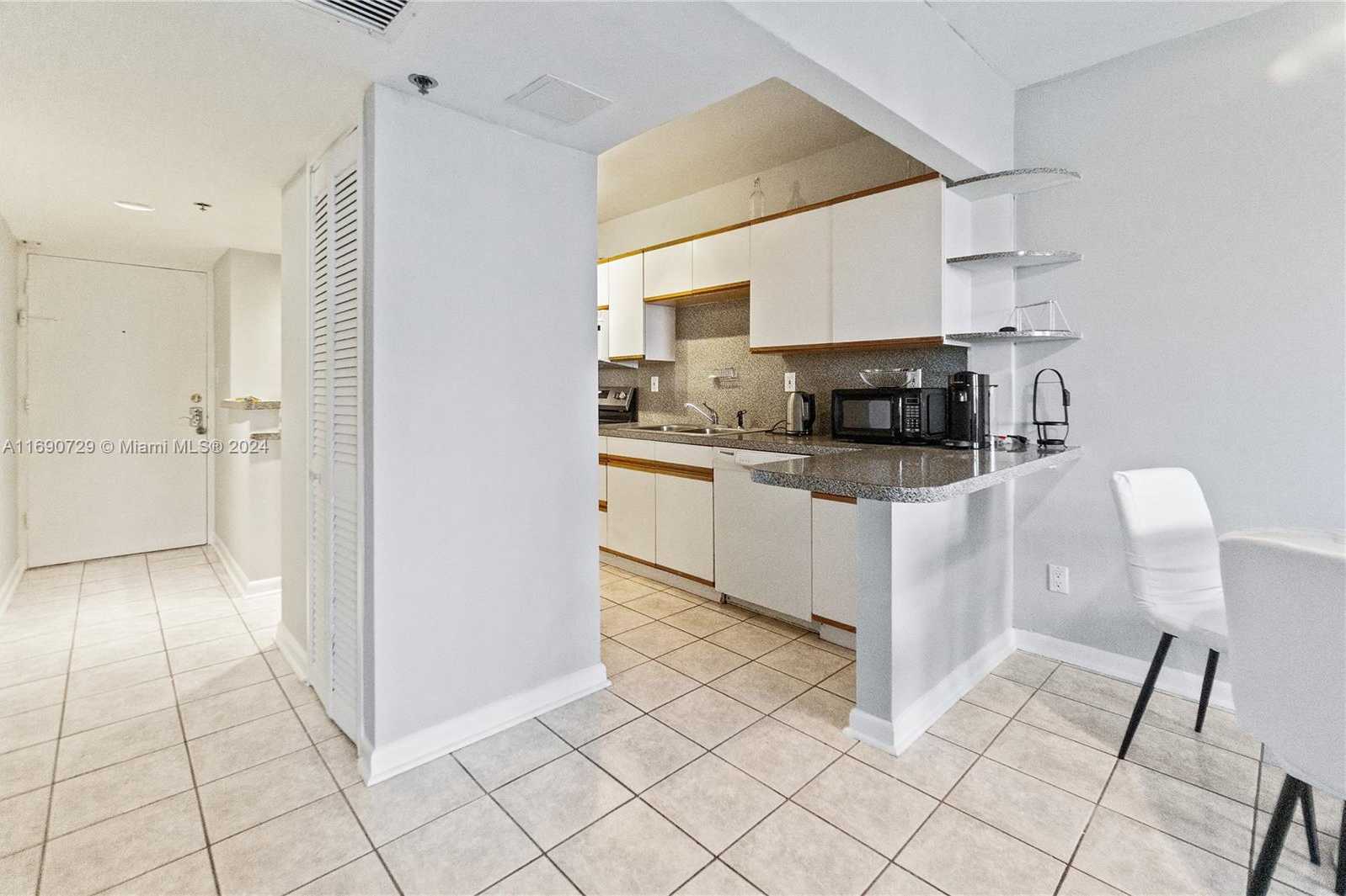 Small Image of 100 LINCOLN RD #1019, Miami Beach Number 5