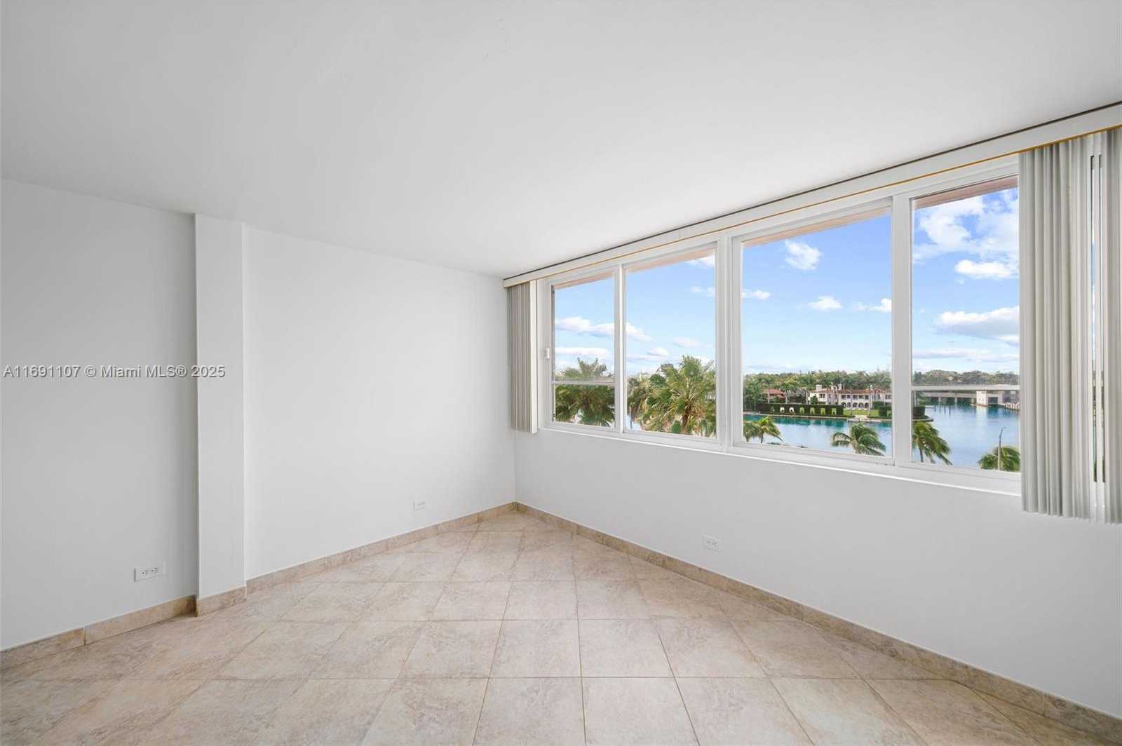 Small Image of 5005 COLLINS AVE #607, Miami Beach Number 2