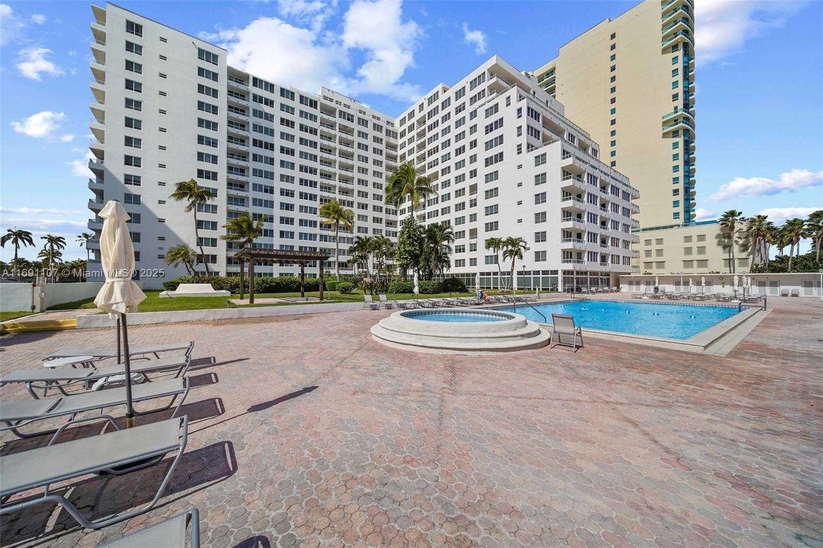 Small Image of 5005 COLLINS AVE #607, Miami Beach Number 4