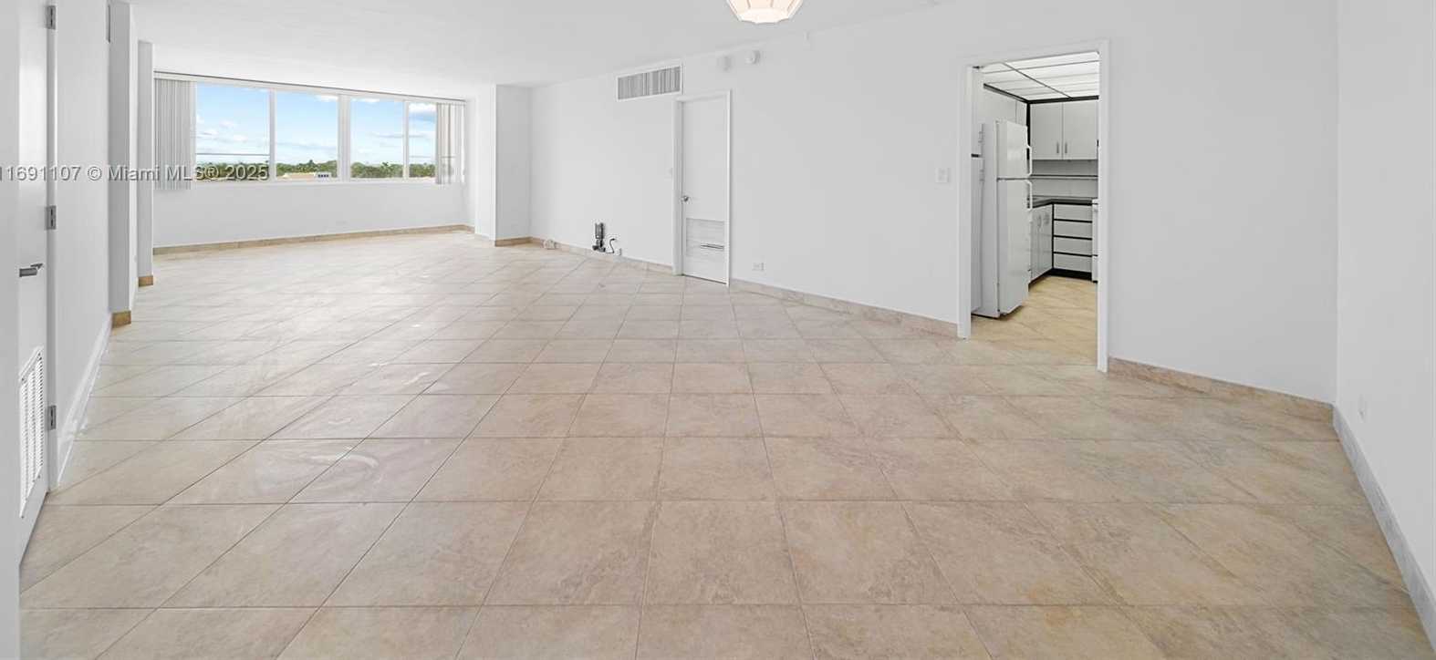Small Image of 5005 COLLINS AVE #607, Miami Beach Number 7