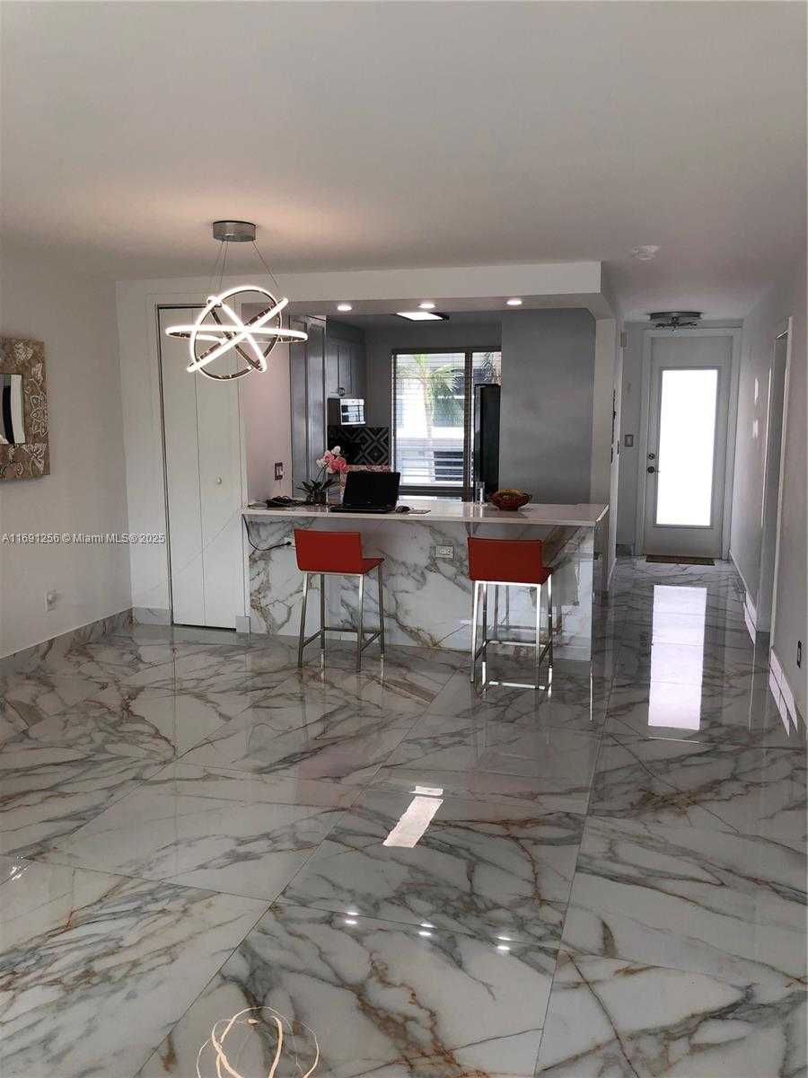 Small Image of 10240 COLLINS AVE #205, Bal Harbour Number 17
