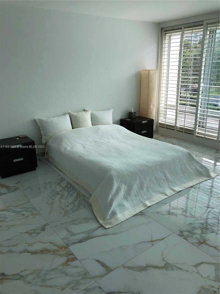 Small Image of 10240 COLLINS AVE #205, Bal Harbour Number 21