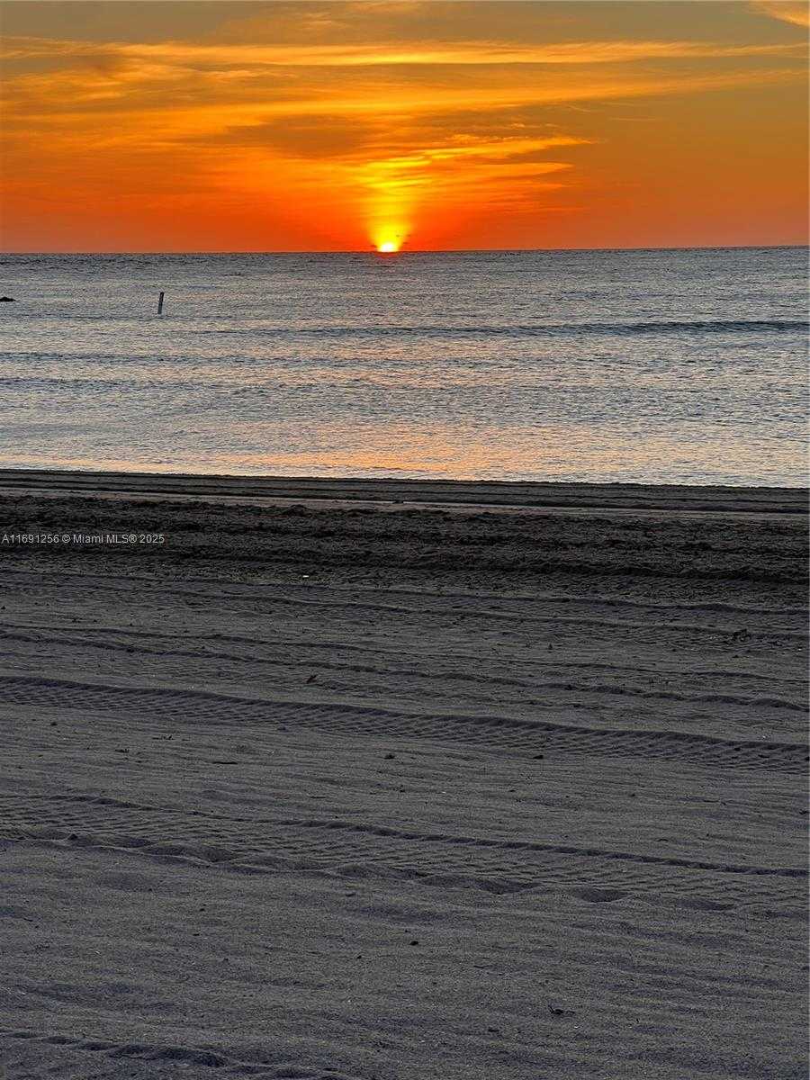 Small Image of 10240 COLLINS AVE #205, Bal Harbour Number 35