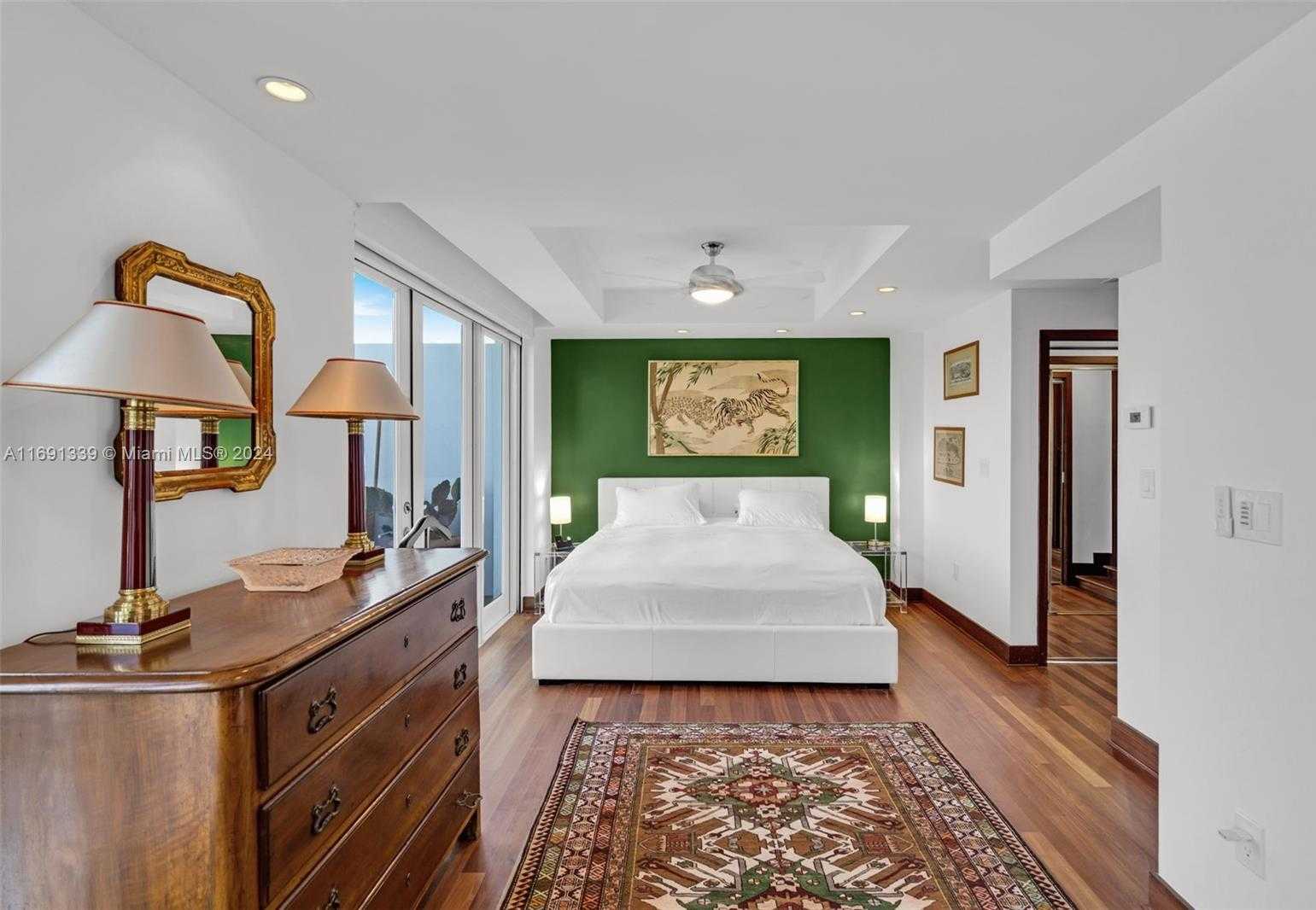 Small Image of 5600 COLLINS AVE #PHE, Miami Beach Number 13