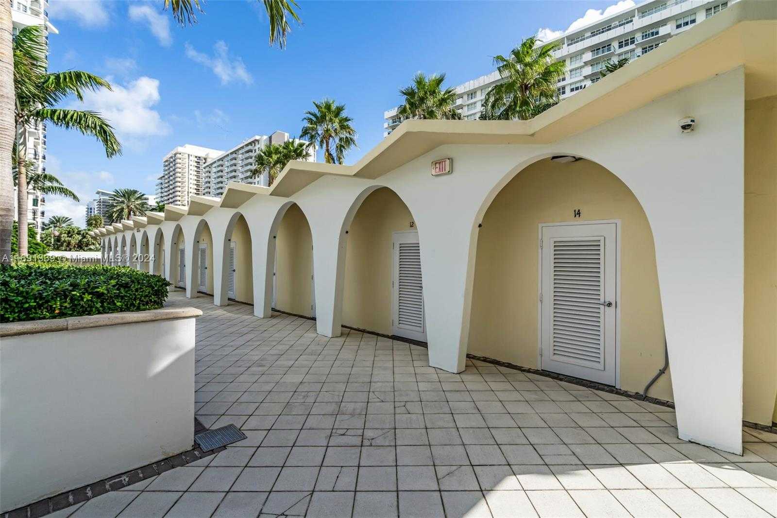 Small Image of 5600 COLLINS AVE #PHE, Miami Beach Number 25