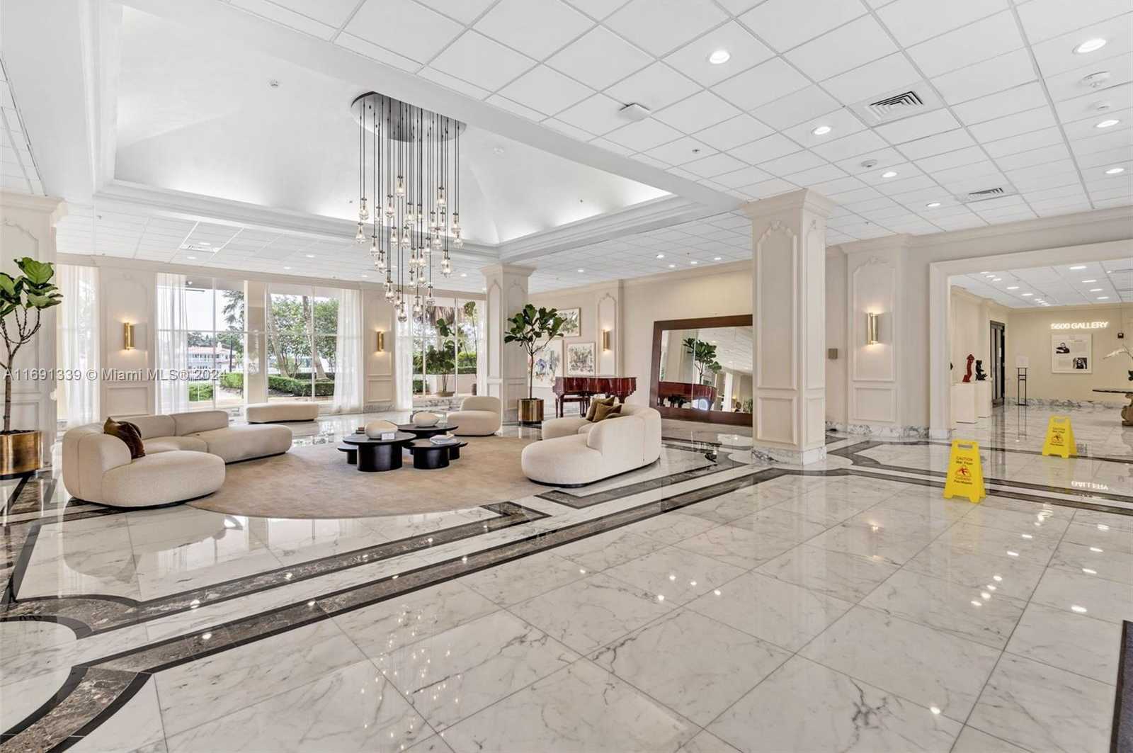 Small Image of 5600 COLLINS AVE #PHE, Miami Beach Number 3