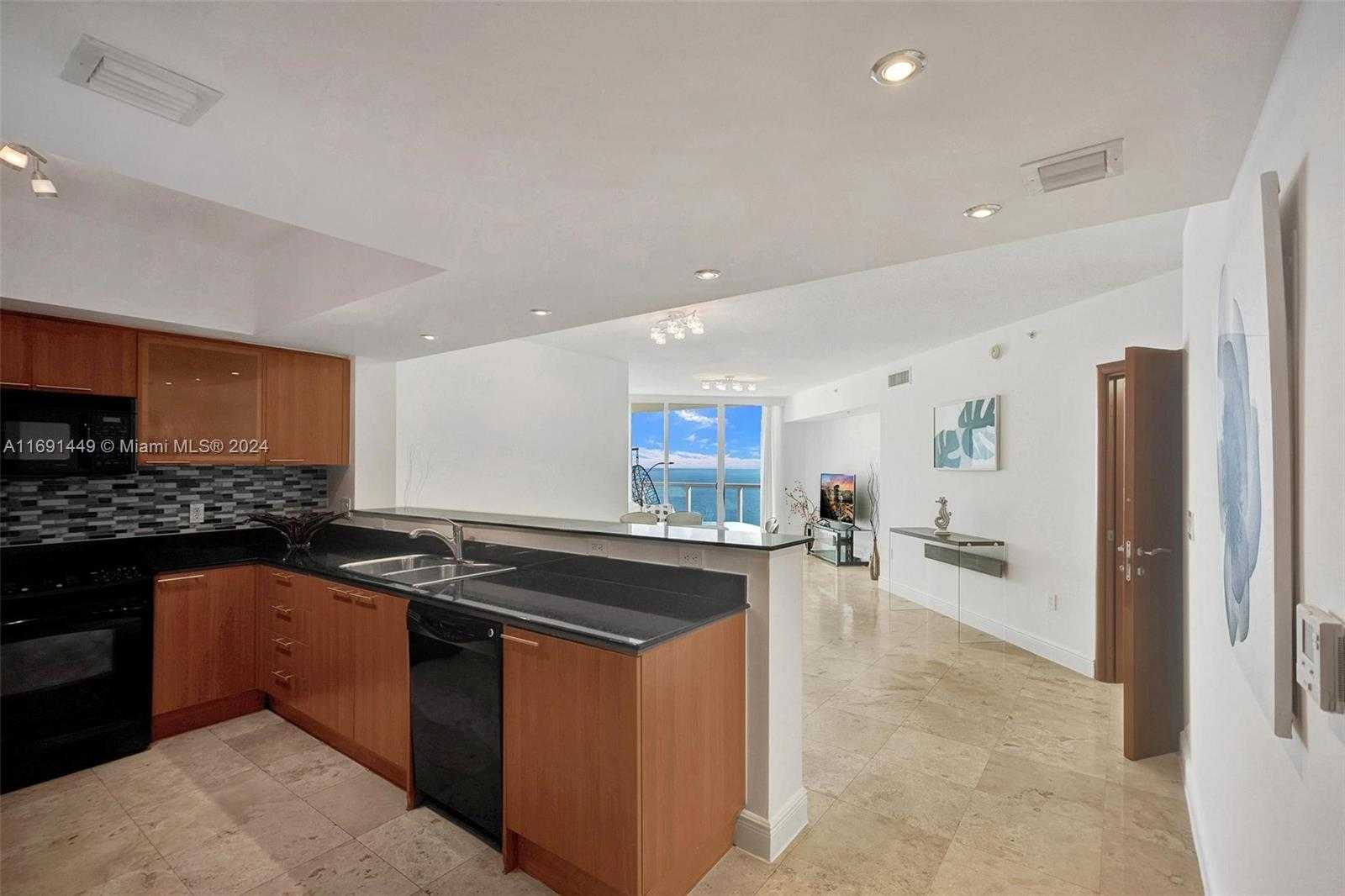 Small Image of 16699 COLLINS AVE #3310, Sunny Isles Beach Number 4