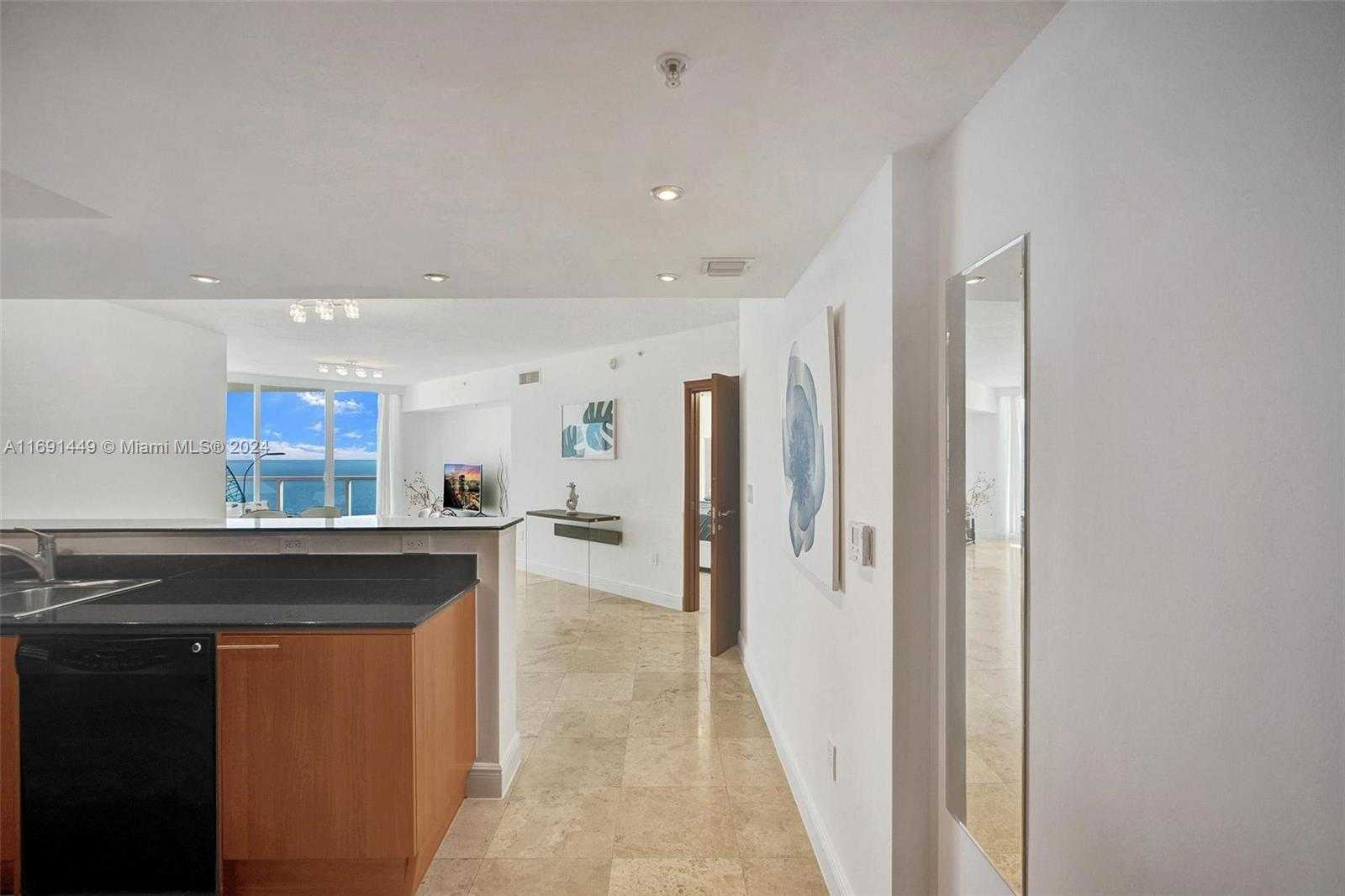 Small Image of 16699 COLLINS AVE #3310, Sunny Isles Beach Number 5