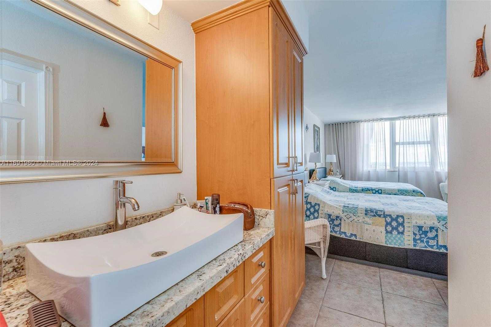 Small Image of 2030 SOUTH OCEAN DR #1803, Hallandale Beach Number 12