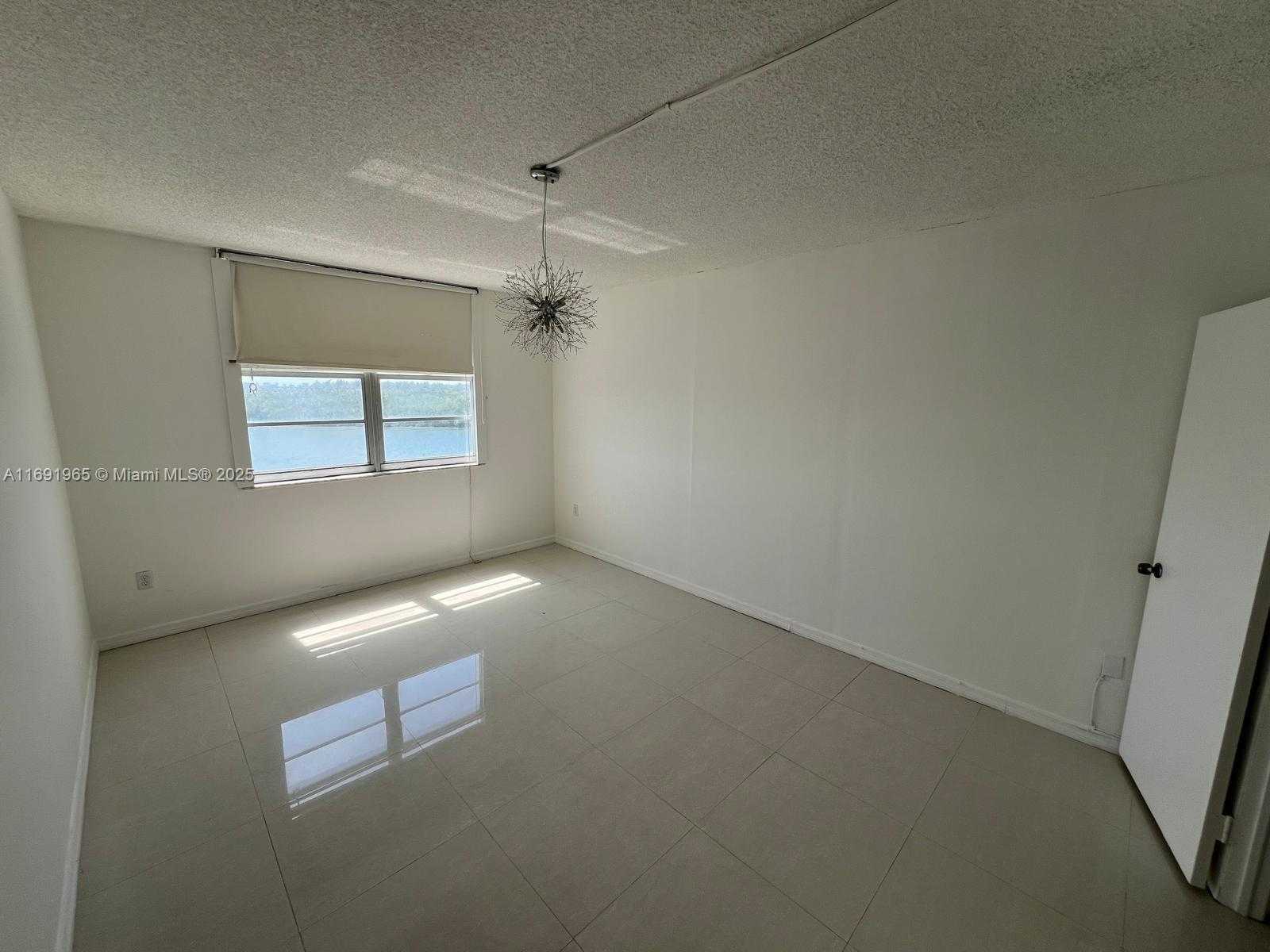 Small Image of 500 BAYVIEW DR #620, Sunny Isles Beach Number 29