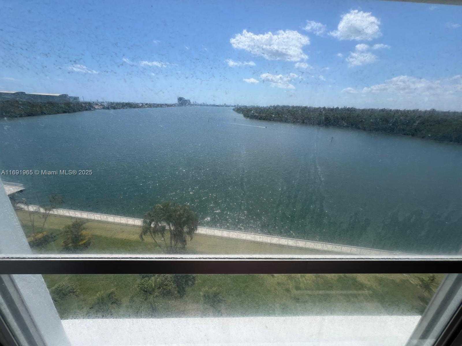 Small Image of 500 BAYVIEW DR #620, Sunny Isles Beach Number 31
