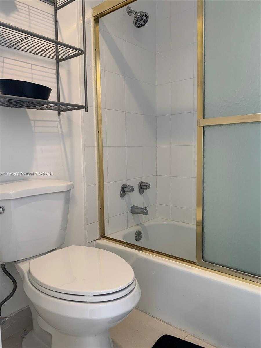 Small Image of 500 BAYVIEW DR #620, Sunny Isles Beach Number 39