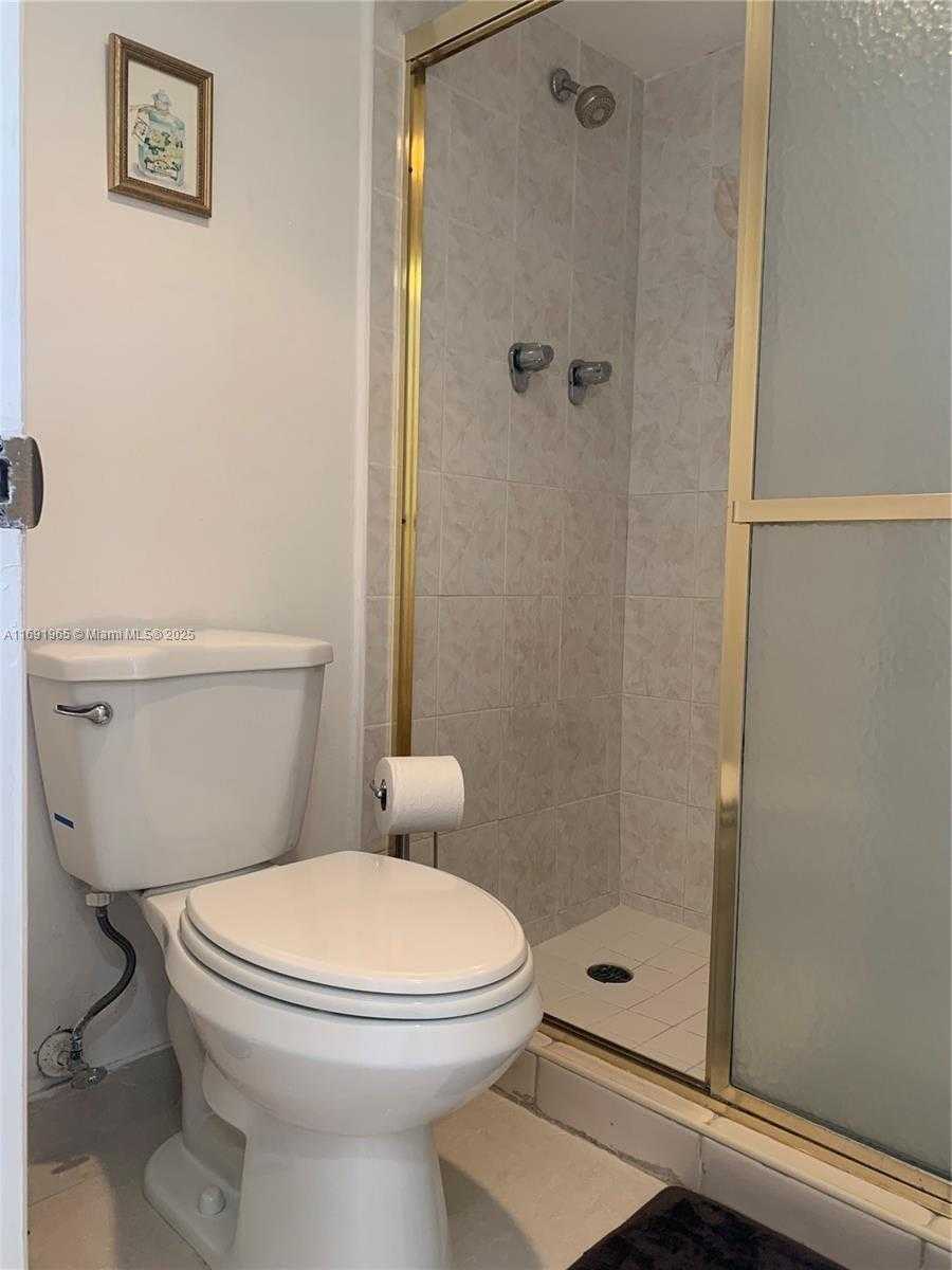 Small Image of 500 BAYVIEW DR #620, Sunny Isles Beach Number 40