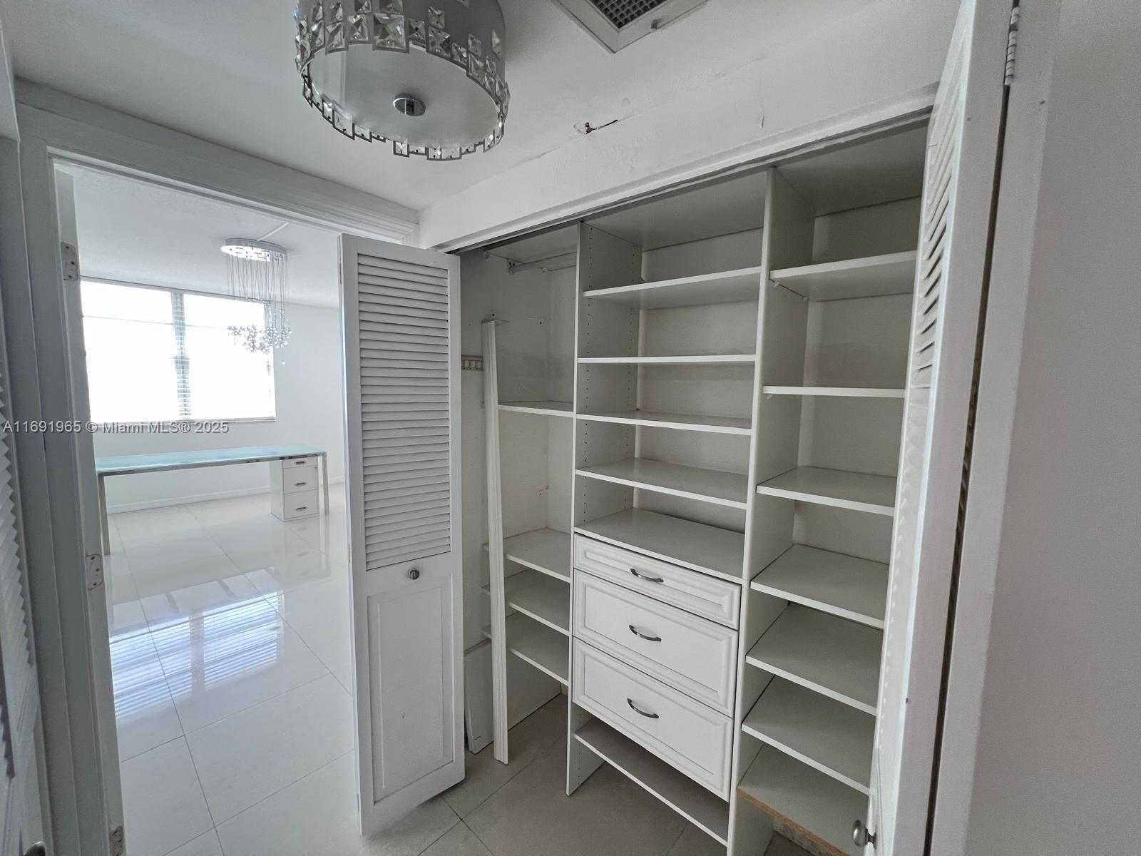 Small Image of 500 BAYVIEW DR #620, Sunny Isles Beach Number 48