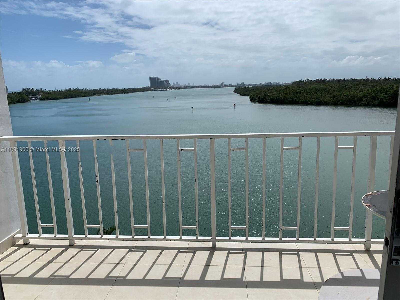 Small Image of 500 BAYVIEW DR #620, Sunny Isles Beach Number 49