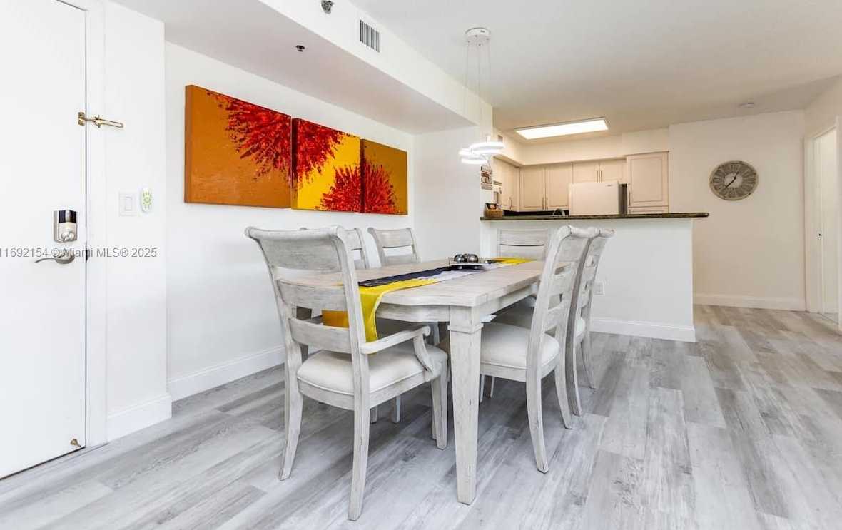 Small Image of 19999 EAST COUNTRY CLUB DR #1403, Aventura Number 4