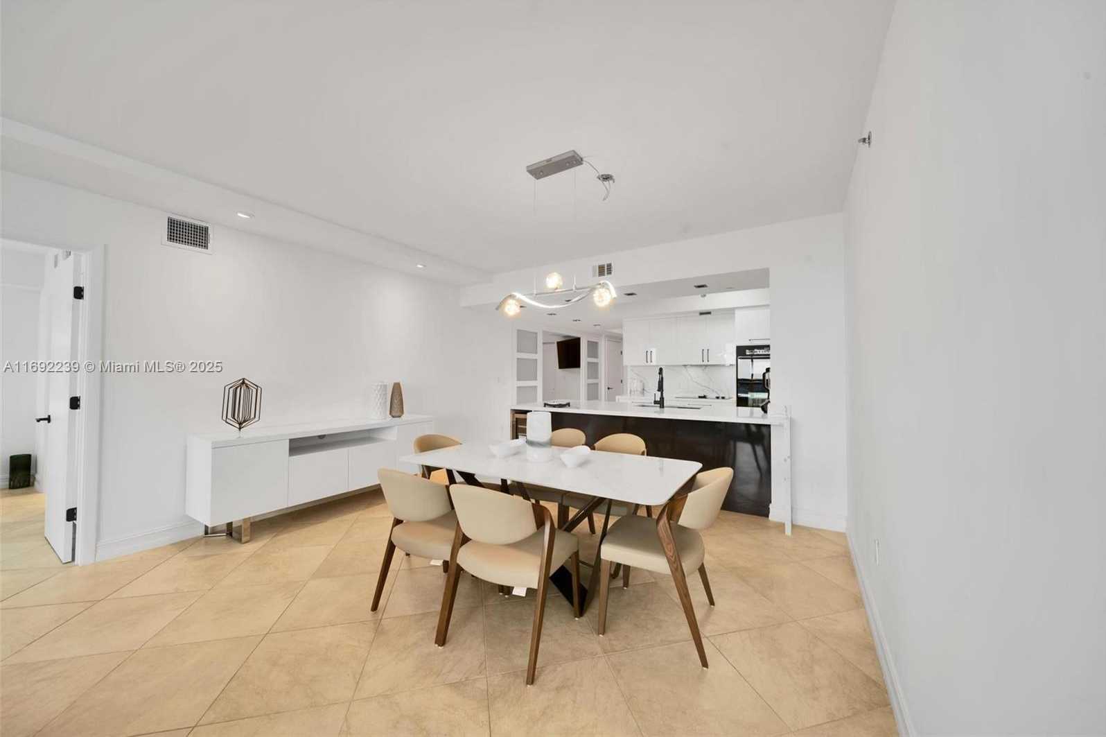 Small Image of 1830 SOUTH OCEAN DR #4704, Hallandale Beach Number 13