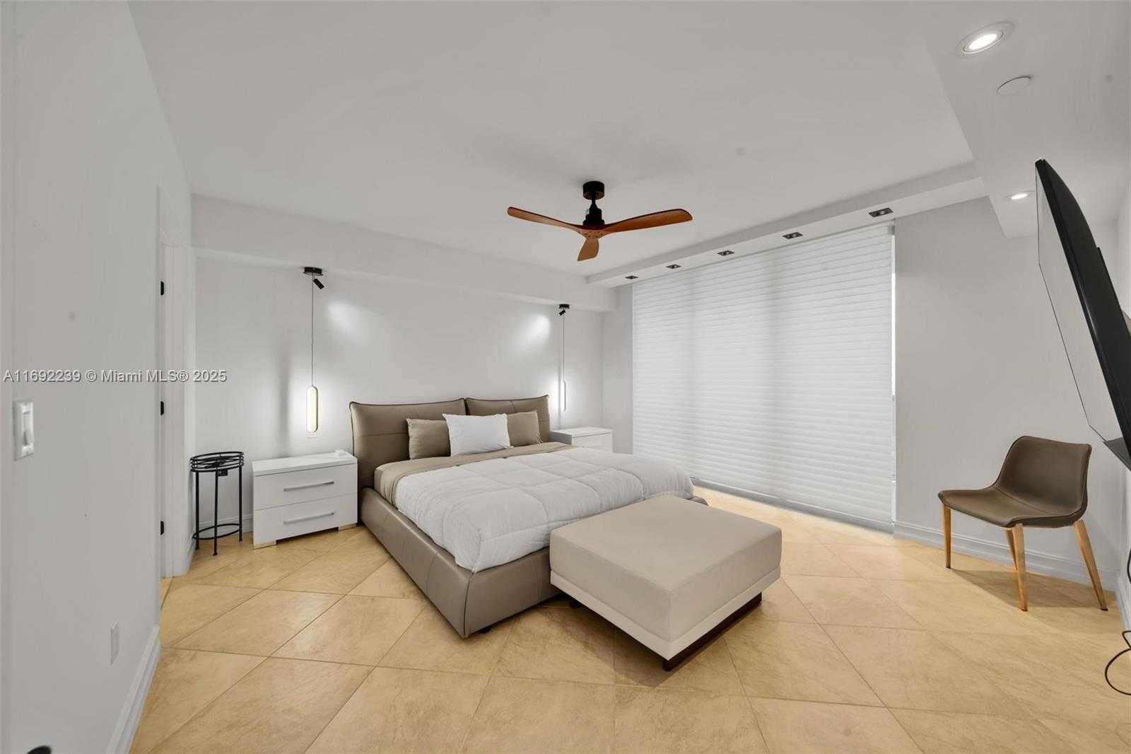 Small Image of 1830 SOUTH OCEAN DR #4704, Hallandale Beach Number 17
