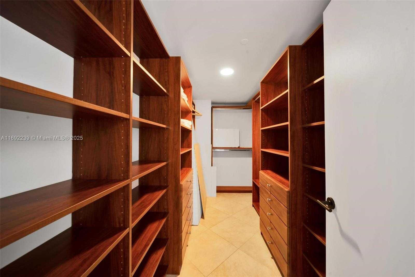 Small Image of 1830 SOUTH OCEAN DR #4704, Hallandale Beach Number 19