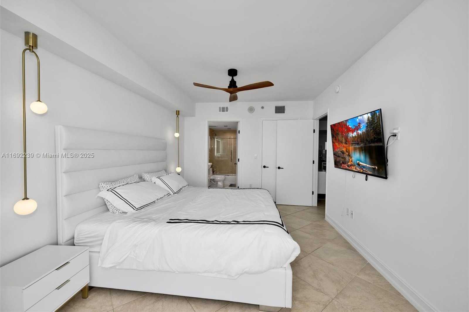Small Image of 1830 SOUTH OCEAN DR #4704, Hallandale Beach Number 25