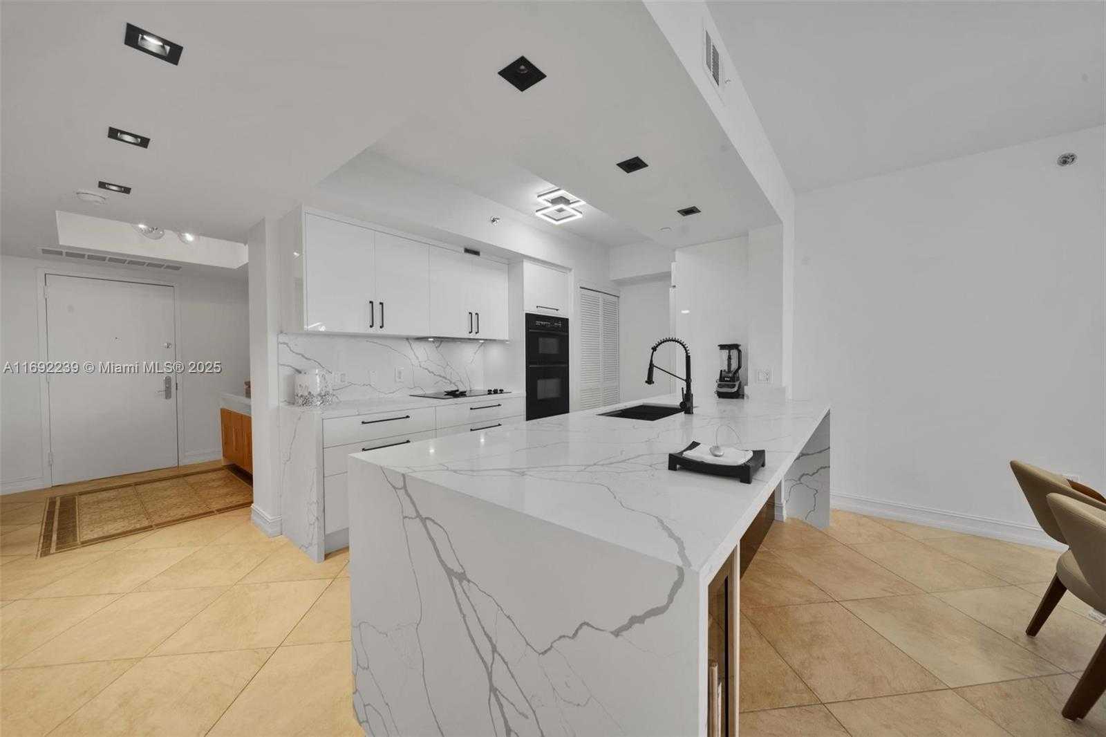Small Image of 1830 SOUTH OCEAN DR #4704, Hallandale Beach Number 3