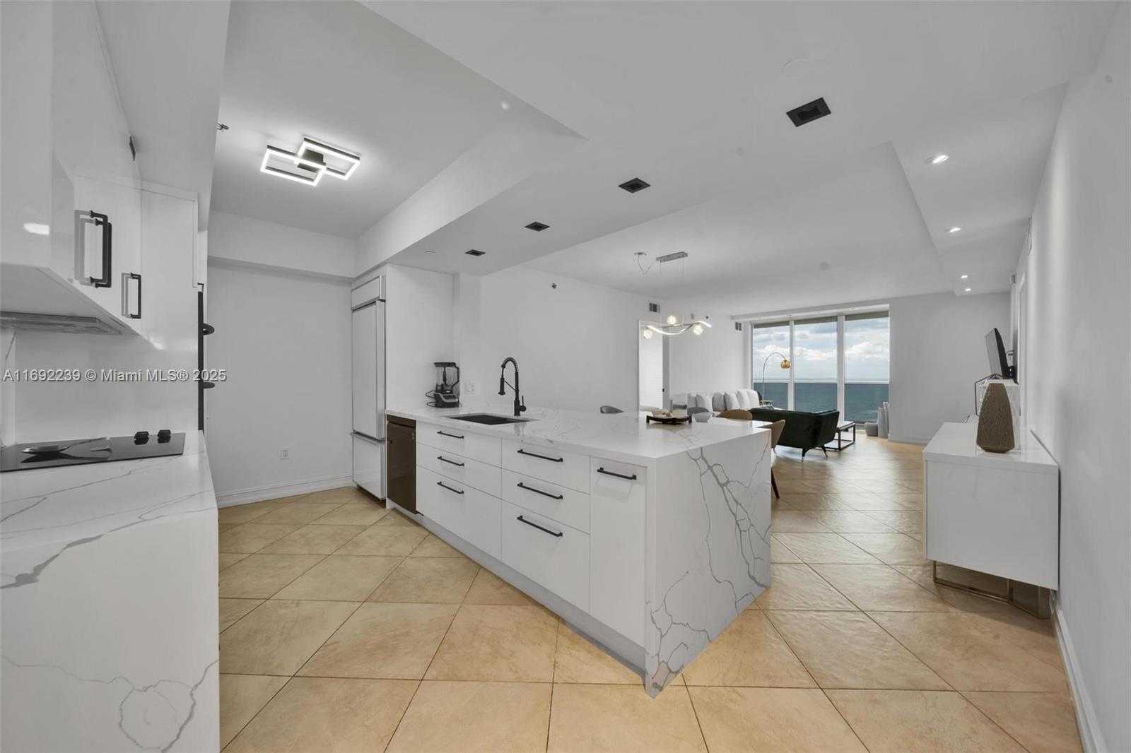 Small Image of 1830 SOUTH OCEAN DR #4704, Hallandale Beach Number 5
