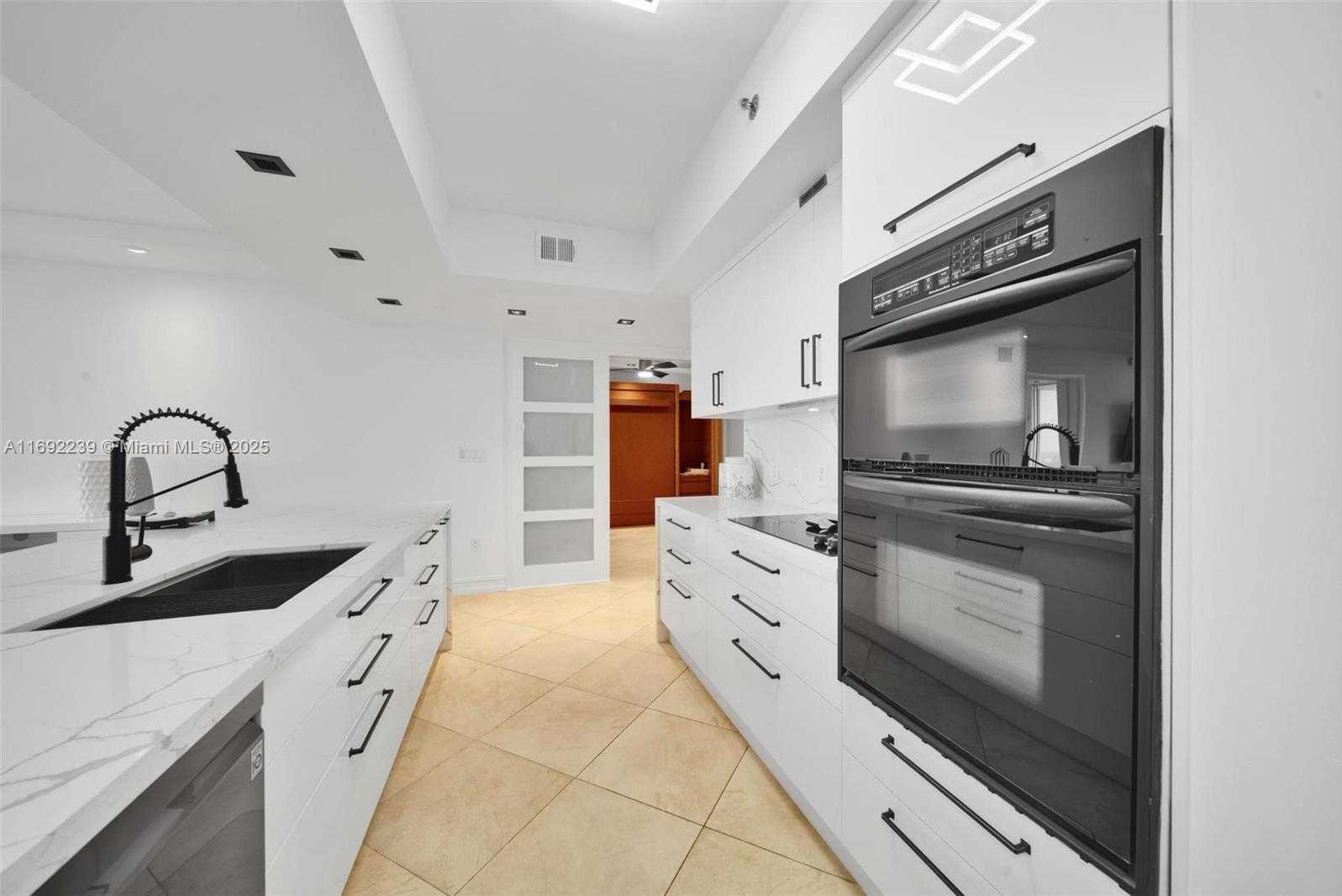 Small Image of 1830 SOUTH OCEAN DR #4704, Hallandale Beach Number 6