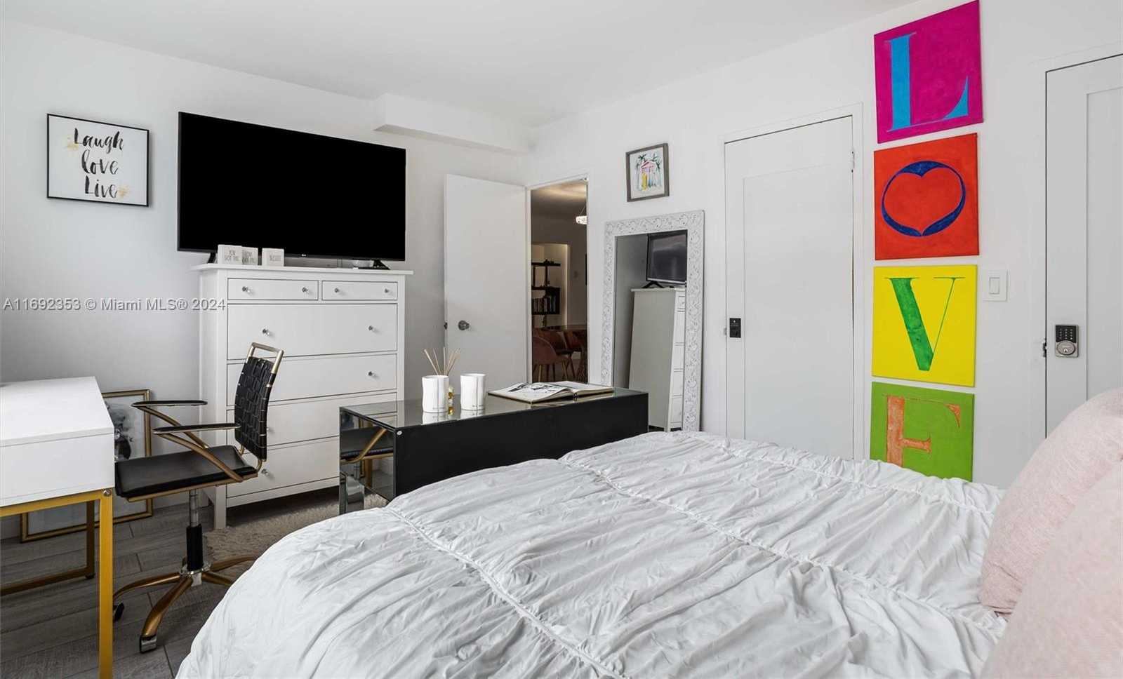 Small Image of 9195 COLLINS AVE #1104, Surfside Number 16