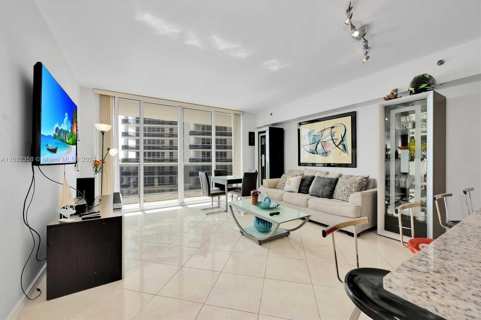 Small Image of 1830 SOUTH OCEAN DR #2505, Hallandale Beach Number 4