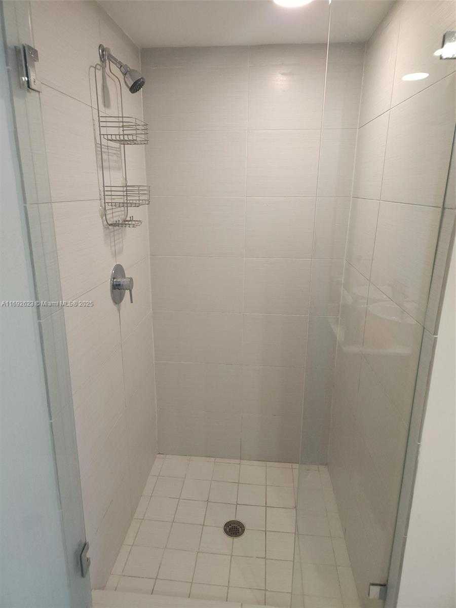 Small Image of 31 SOUTH EAST 6TH ST #1701, Miami Number 18