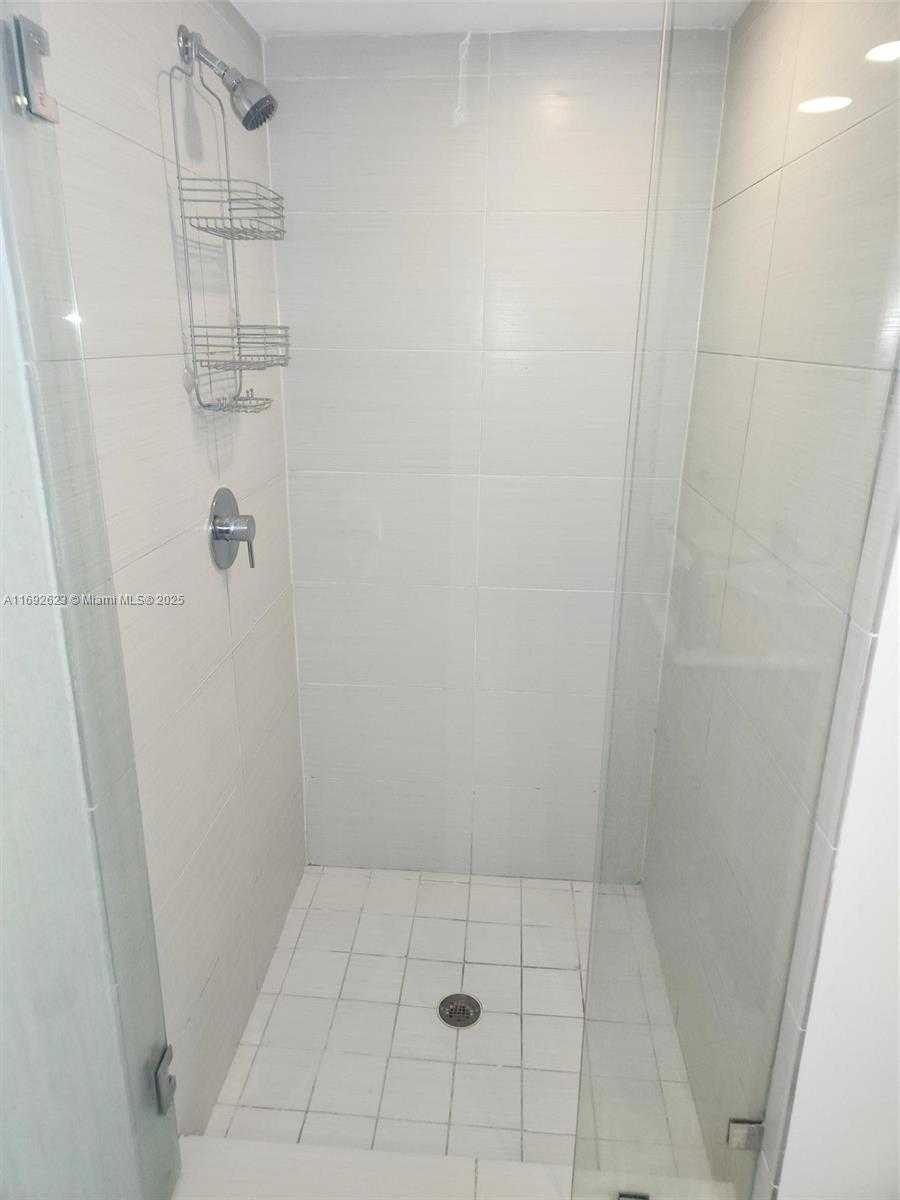 Small Image of 31 SOUTH EAST 6TH ST #1701, Miami Number 19