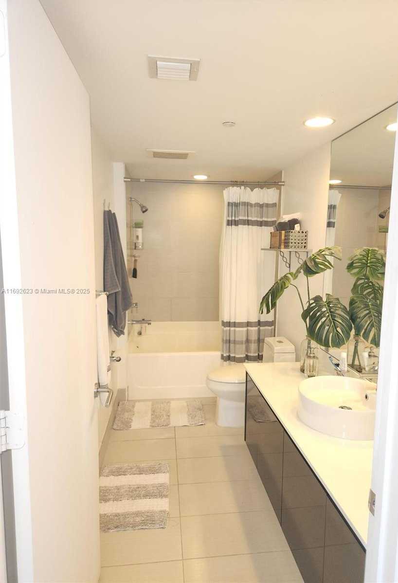 Small Image of 31 SOUTH EAST 6TH ST #1701, Miami Number 29