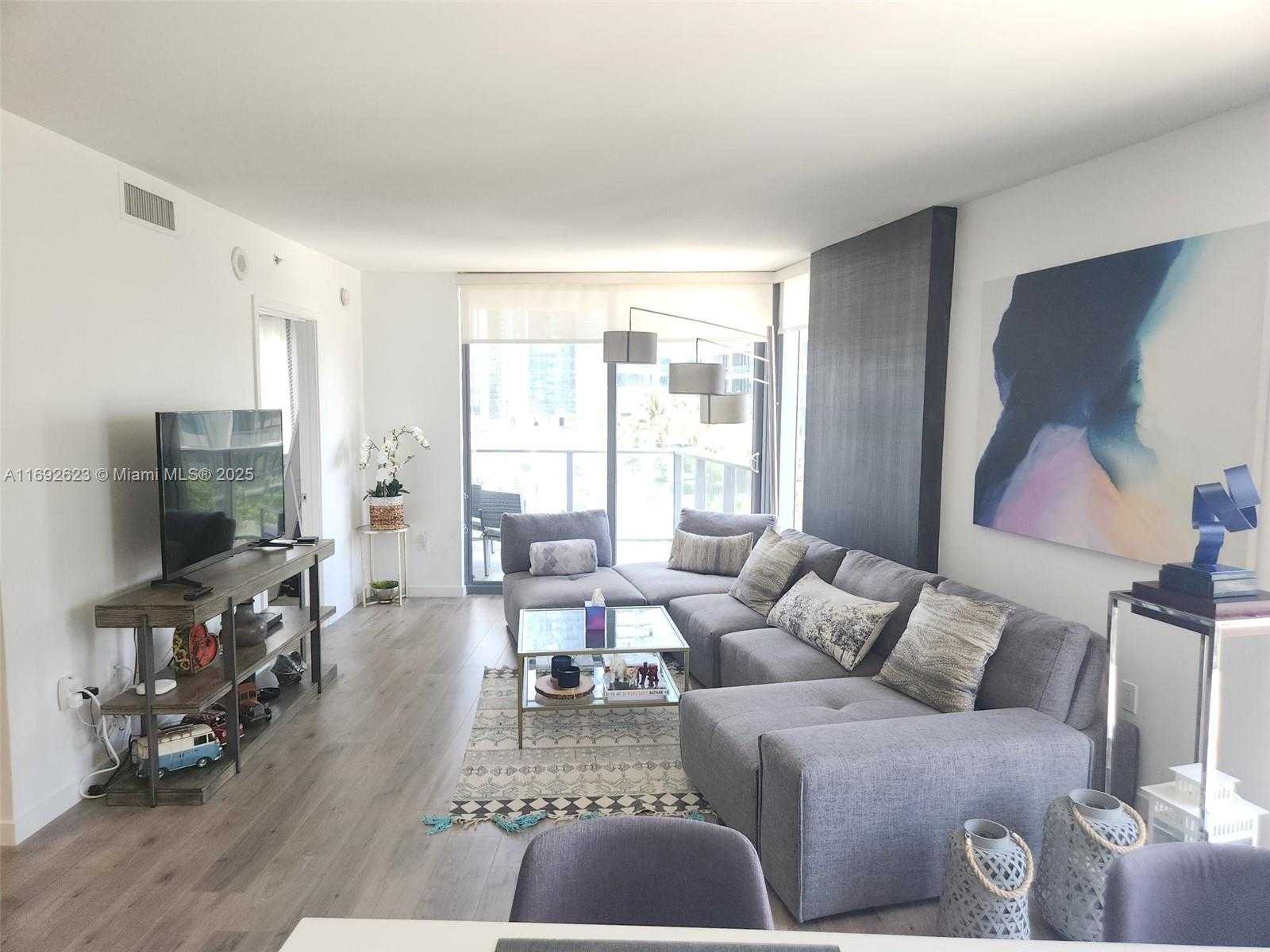 Small Image of 31 SOUTH EAST 6TH ST #1701, Miami Number 8