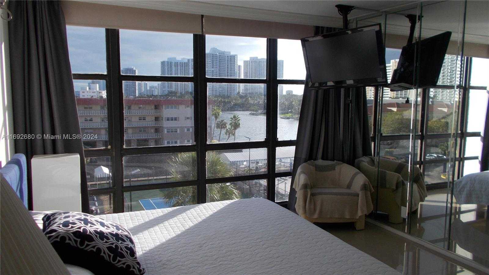 Small Image of 2017 SOUTH OCEAN DR #508, Hallandale Beach Number 29