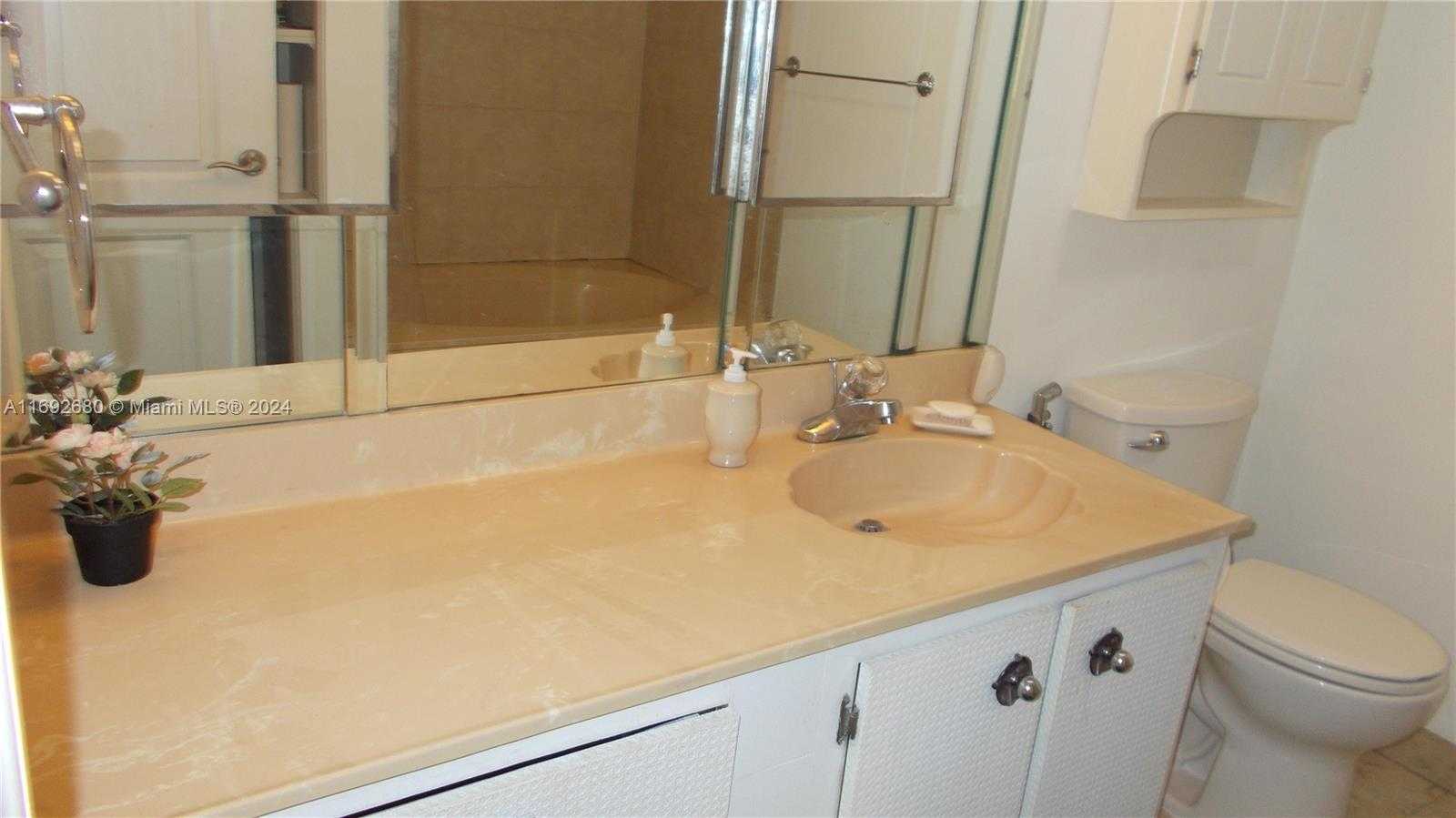 Small Image of 2017 SOUTH OCEAN DR #508, Hallandale Beach Number 35