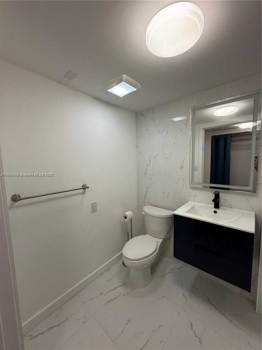 Small Image of 1600 TAFT ST #Studio, Hollywood Number 8