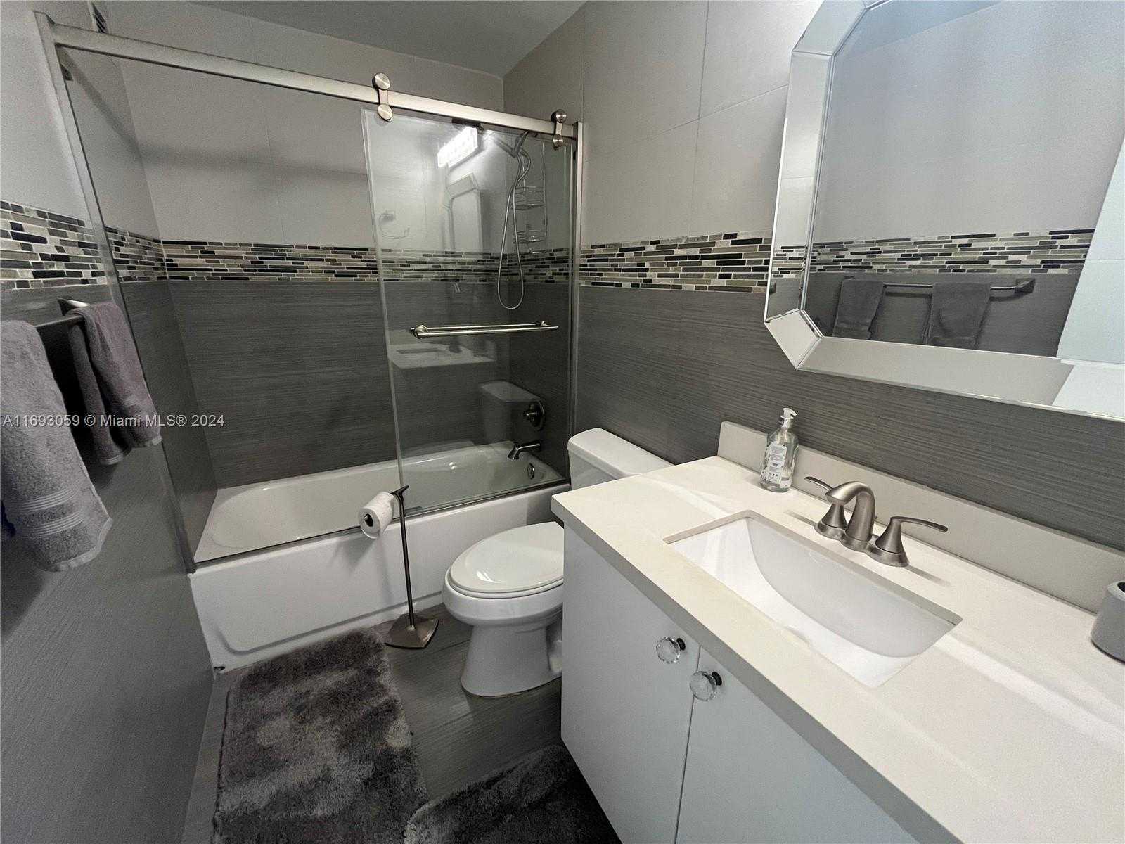 Small Image of 3505 SOUTH OCEAN DR #1510, Hollywood Number 9