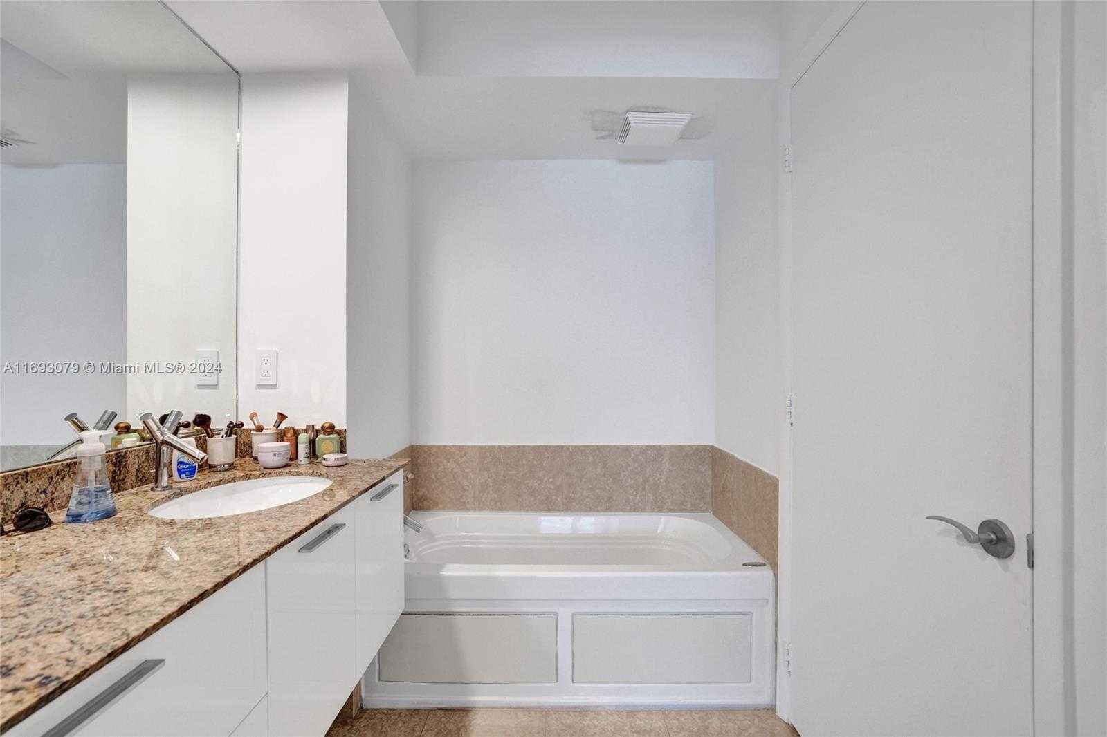 Small Image of 400 ALTON RD #1409, Miami Beach Number 13