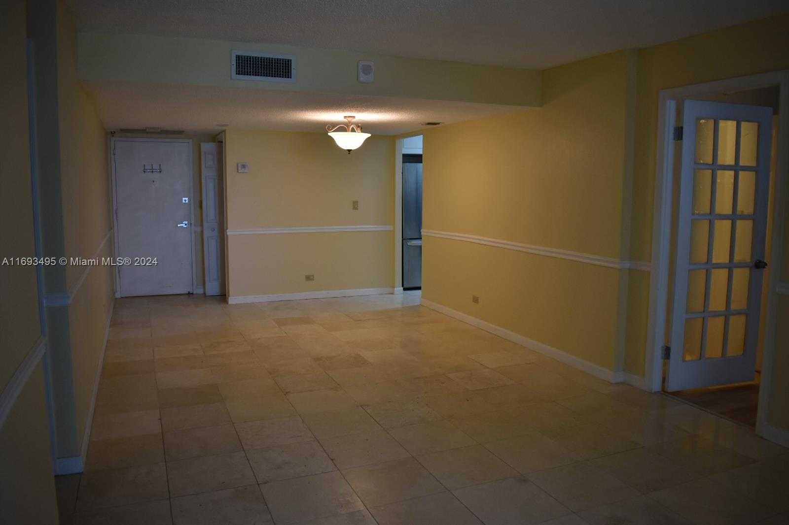 Small Image of 6039 COLLINS AVE #914, Miami Beach Number 10