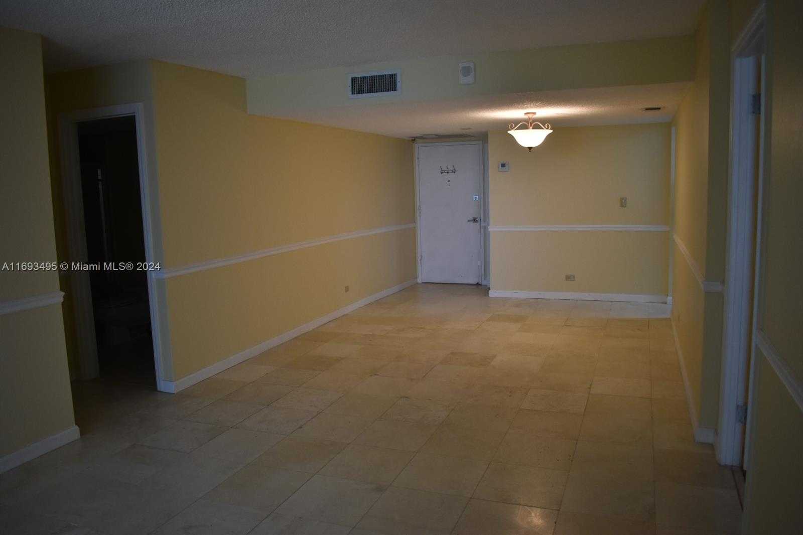 Small Image of 6039 COLLINS AVE #914, Miami Beach Number 12