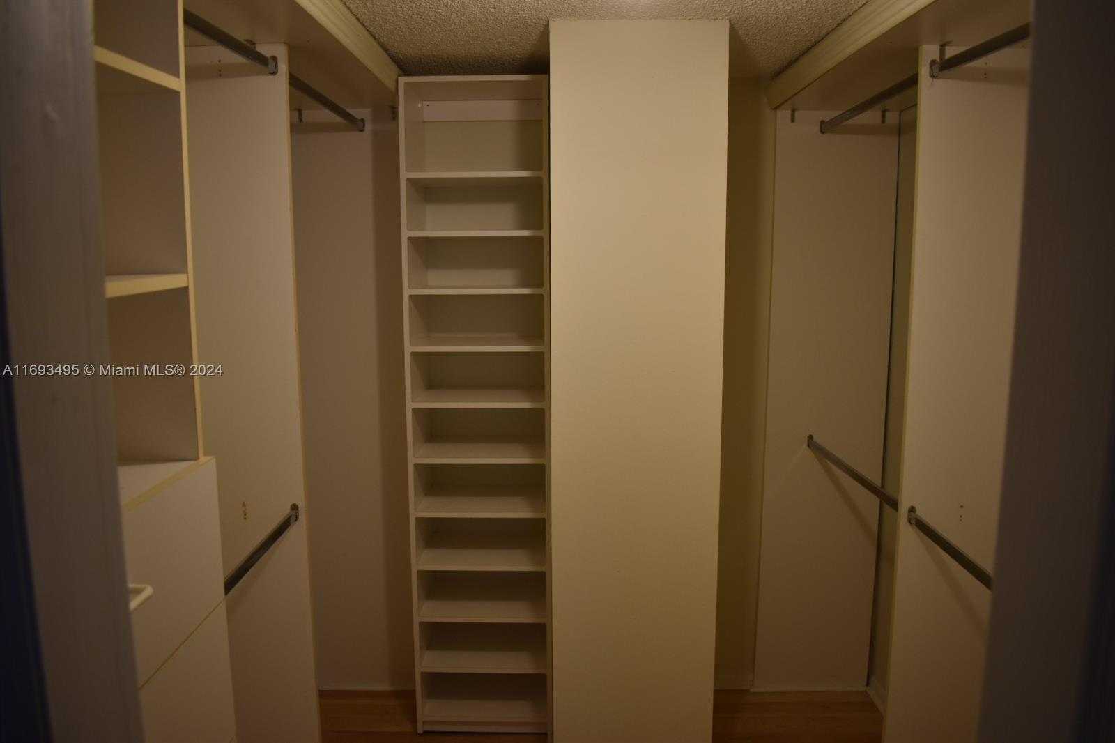 Small Image of 6039 COLLINS AVE #914, Miami Beach Number 20