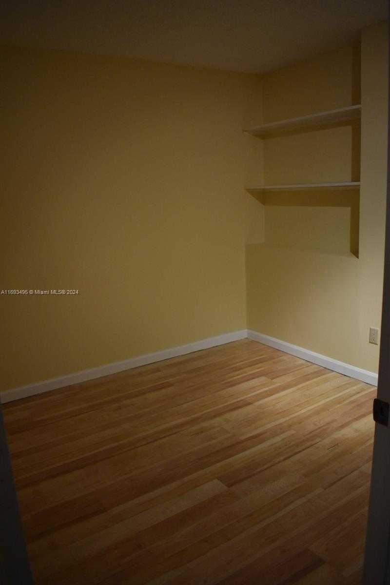 Small Image of 6039 COLLINS AVE #914, Miami Beach Number 22