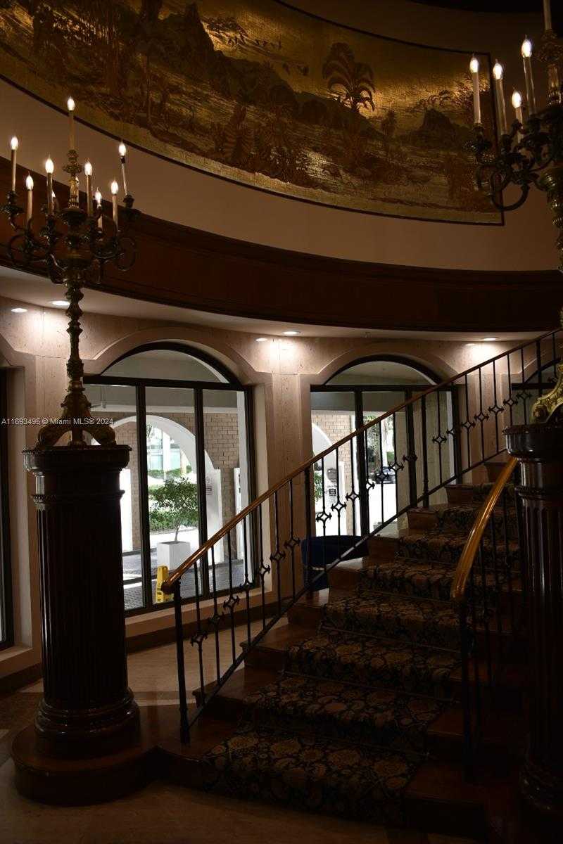 Small Image of 6039 COLLINS AVE #914, Miami Beach Number 32