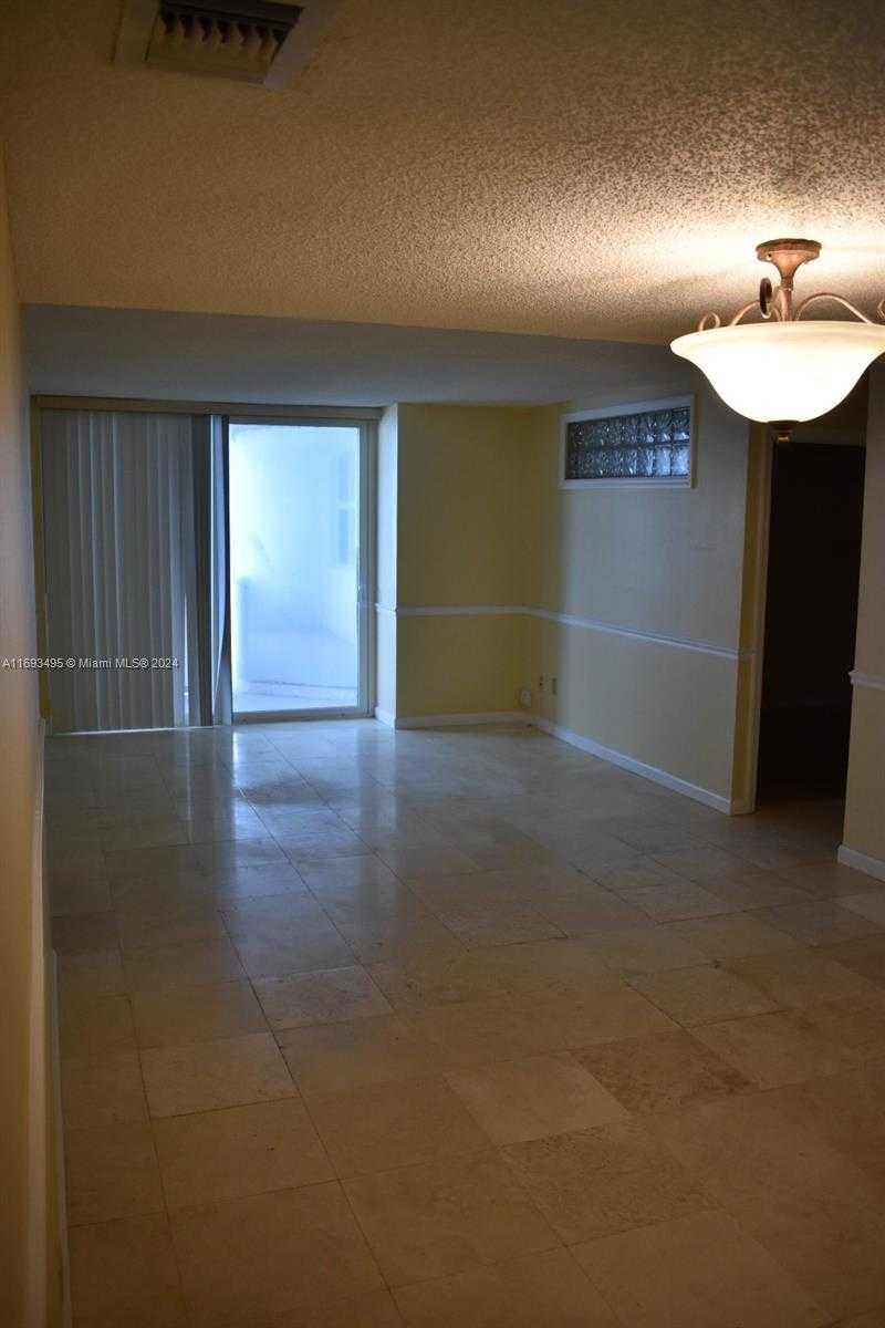 Small Image of 6039 COLLINS AVE #914, Miami Beach Number 55